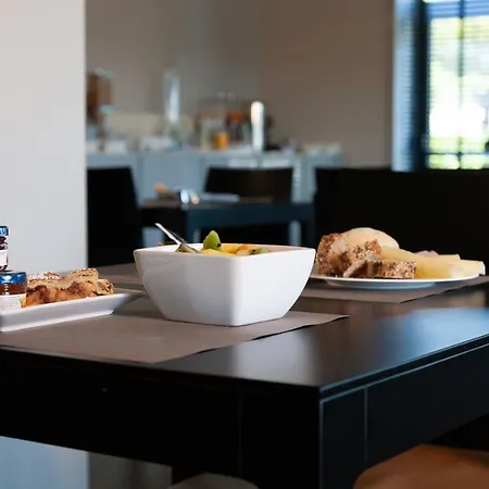 G Hotel 4*