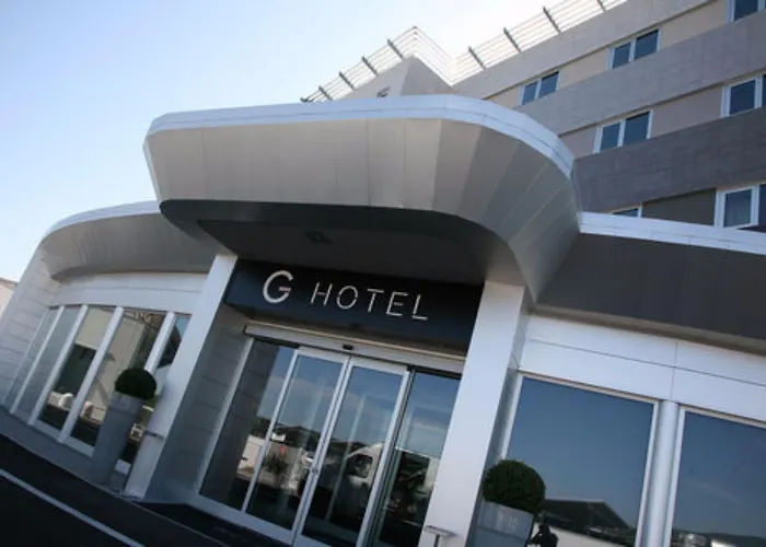 G Ancona فندق أوزيمو