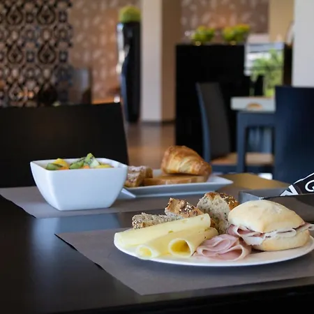 Hotel G Ancona 4*