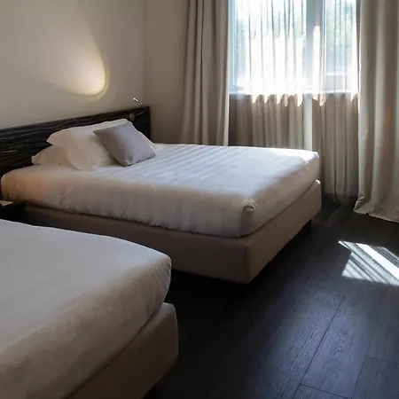 Hotel G Ancona 4*